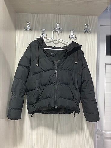 Trendyolmilla Siyah Şişme Mont