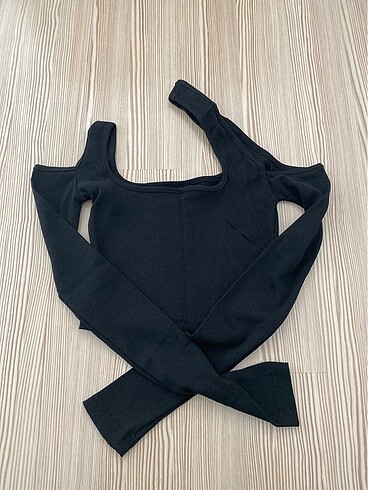 Siyah Crop