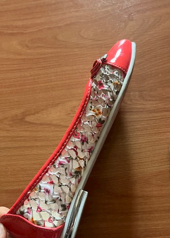 Kırmızı Fiyonklu  Babet - Görsel 4