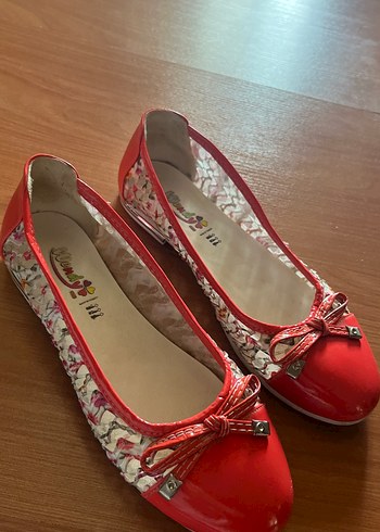 Kırmızı Fiyonklu  Babet - Görsel 2