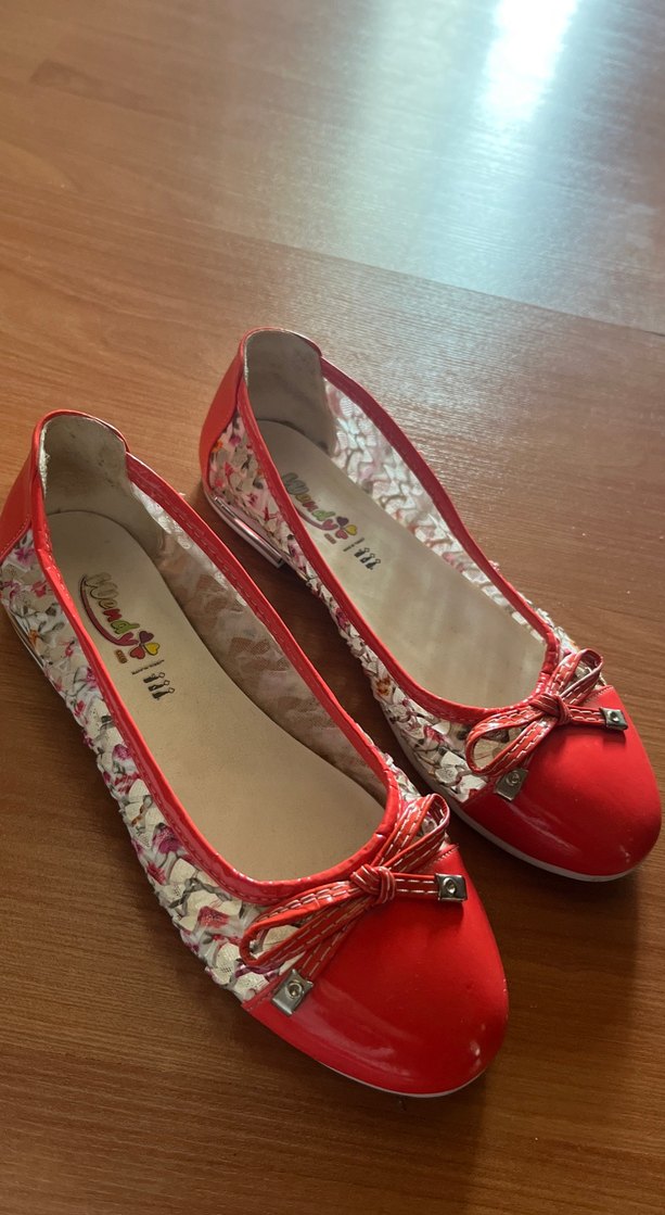 Kırmızı Fiyonklu  Babet - Görsel 3