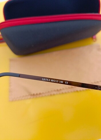 Levis Levi's güneş gözlüğü