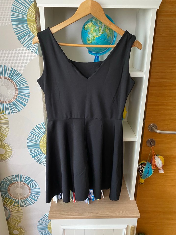 Yuvarlak Yaka Siyah Midi Kadın Elbise - Görsel 2