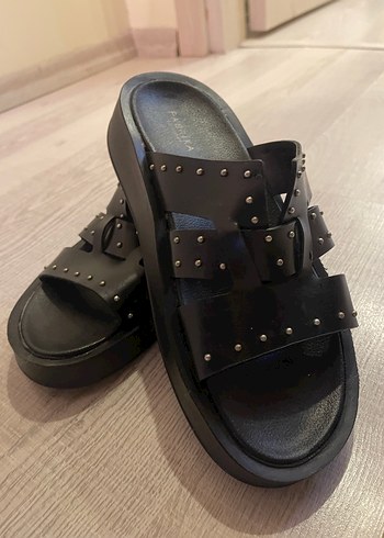 Siyah Tokalı Platform Topuklu Kadın Terlik - Görsel 2