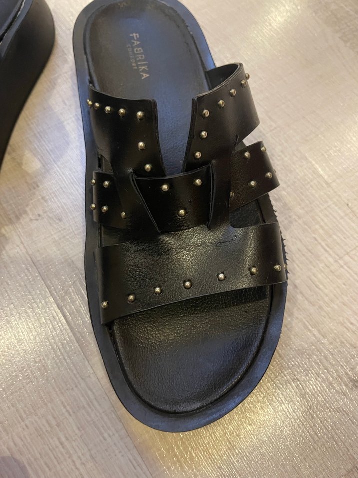 Siyah Tokalı Platform Topuklu Kadın Terlik - Görsel 5