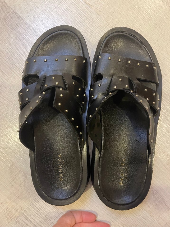 Siyah Tokalı Platform Topuklu Kadın Terlik - Görsel 3