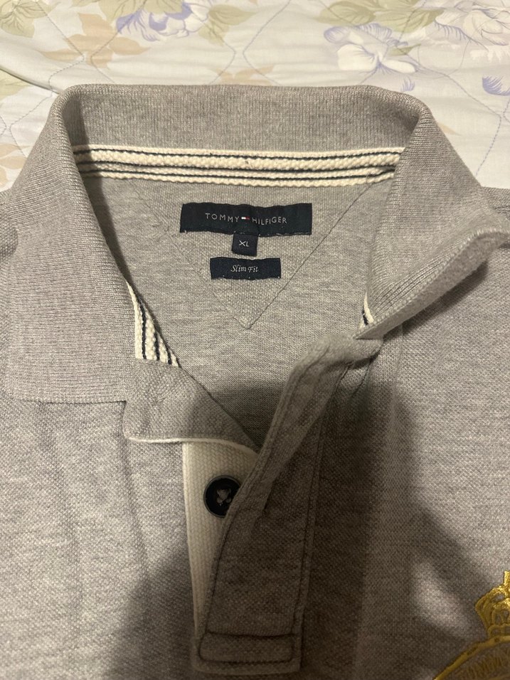 Gri Kısa Kollu TOMMY Tişört - Görsel 3