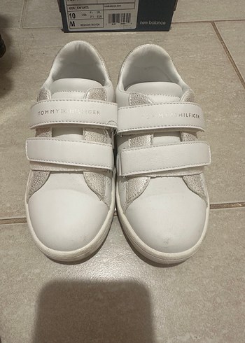 Tommy Hilfiger 29