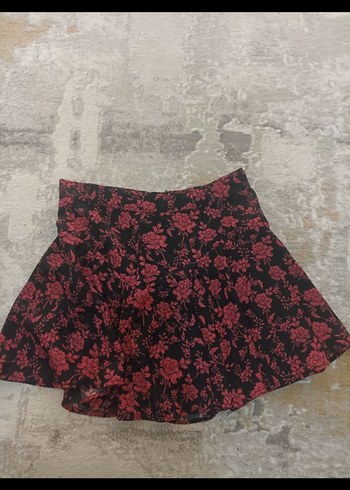 Bordo Çiçek Desenli Volanlı Mini Etek