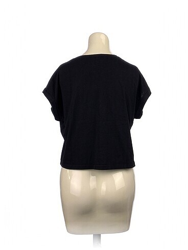 l Beden PreLoved T-shirt %70 İndirimli.