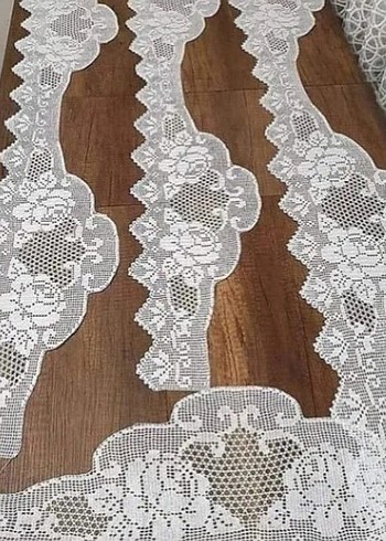 1 etek 2 yastık el işi dantel
