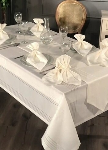 Linens Masa örtüsü takım