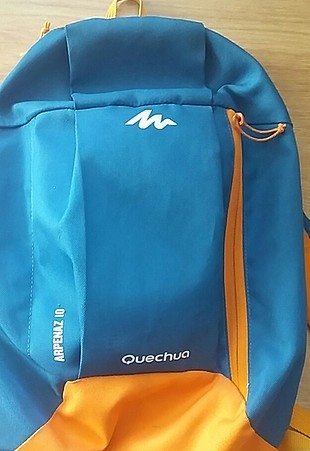 Quechua şık mini sırt çantası 