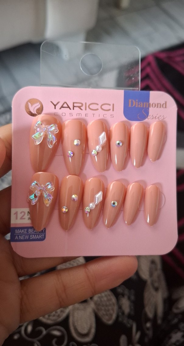 Bej Taşlı ve Fiyonk Detaylı Takma Tırnak - Görsel 3