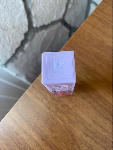  Beden Renk maybelline lifter gloss 003