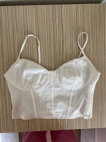 Bershka beyaz korse crop top