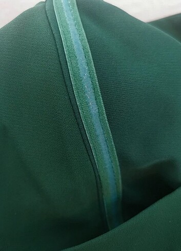 m Beden Trendyolmilla Zümrüt Yeşili Volan Detaylı Abiye Elbise