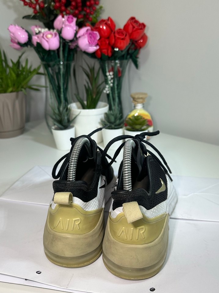 Nike Air MAX Siyah Altın Detaylı Spor Ayakkabı — görsel 5/6