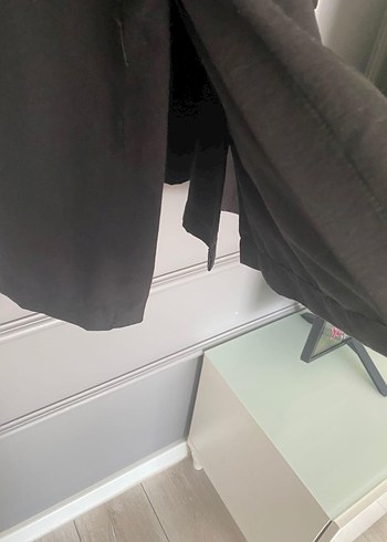 Siyah Keten Düğmeli Kısa Kollu Gömlek - Görsel 3