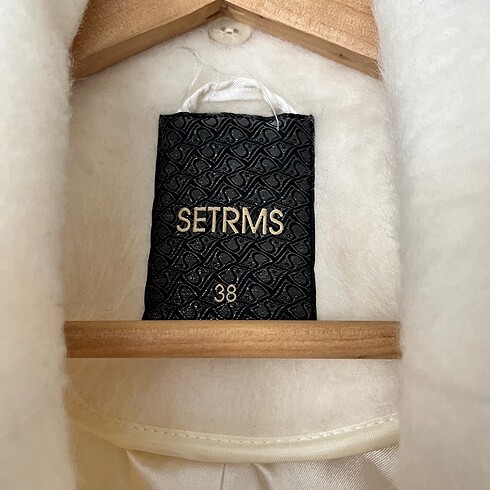 38 Beden beyaz Renk Setrms Krem Uzun Kaşe Kaban