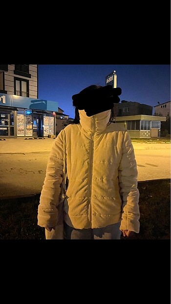 Bej kadife şişme mont