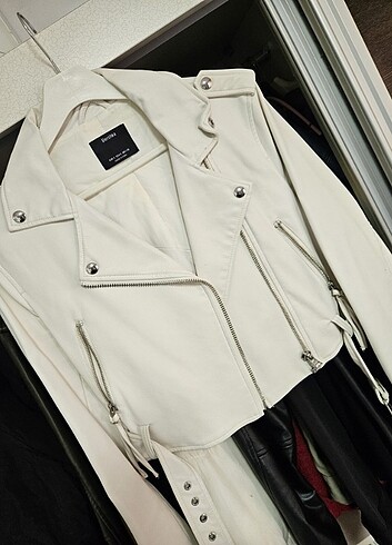 Bershka beyaz deri ceket