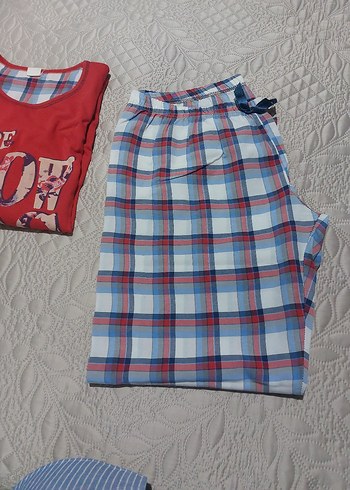 Uzun Kollu Kırmızı Baskılı Kadın Pijama Takımı - Görsel 3