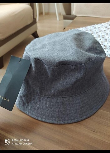 Zara şapka 