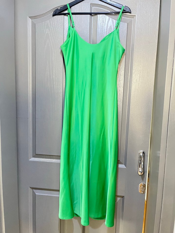 Yeşil Parlak Askılı Uzun Elbise - Görsel 2