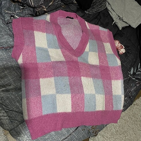 Pembe Süveter