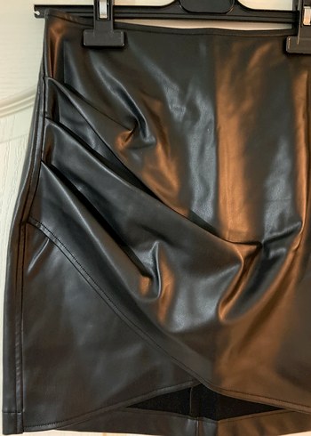 Drapeli Siyah Suni Deri Mini Etek - Görsel 2