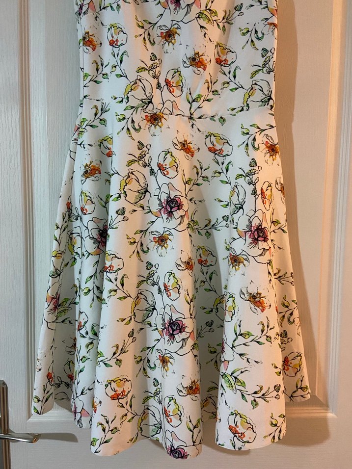 Çiçek Desenli Beyaz Midi Bohem Elbise - Görsel 3