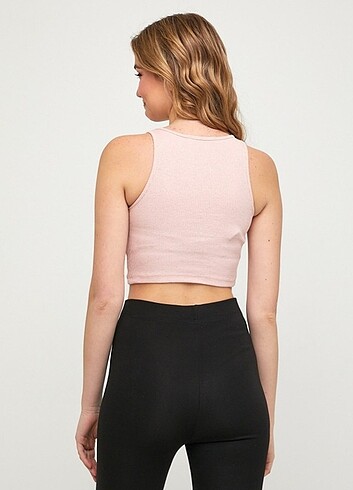 LC Waikiki Crop Atlet Etiketli Sıfır LCW Üretim Fazlasıdır.