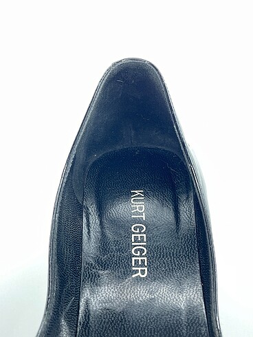 37 Beden siyah Renk Kurt Geiger Stiletto %70 İndirimli.