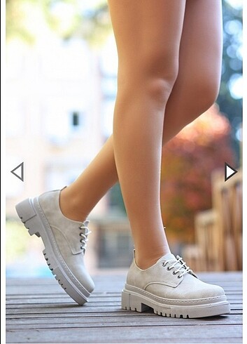 Nike Teri Bej Cilt Desenli Bağcıklı Ayakkabı