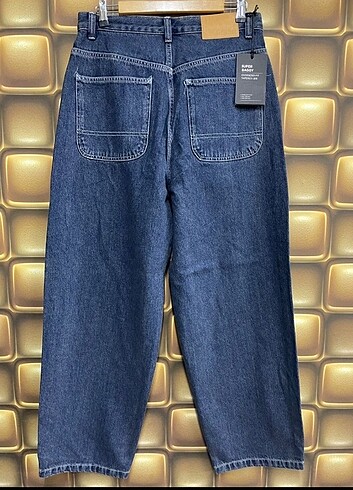 30 Beden Route one baggy jeans rengi cok tatlı bir urun