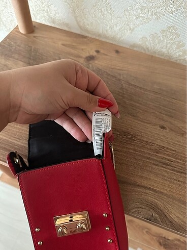  Beden Stradivarius cep telefonu çantası