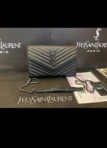 Yves Saint Laurent ????