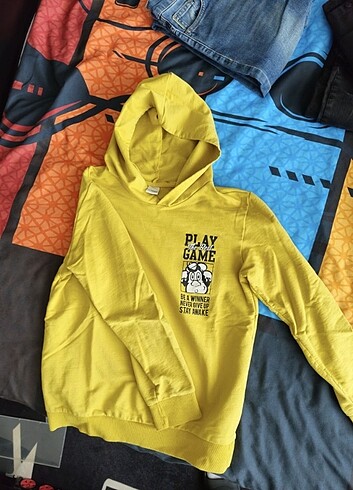 10 Yaş Beden Kot pantolon ve sweat tshirt 10/11 yaş