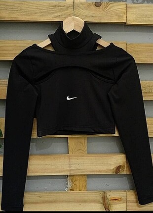 Spor mini üst