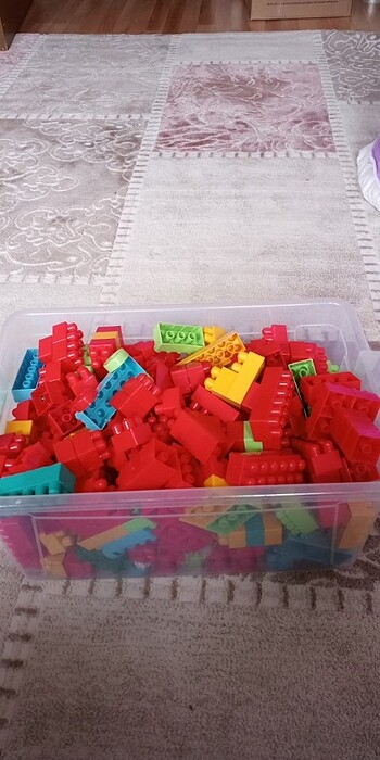 Büyük kutu LEGO