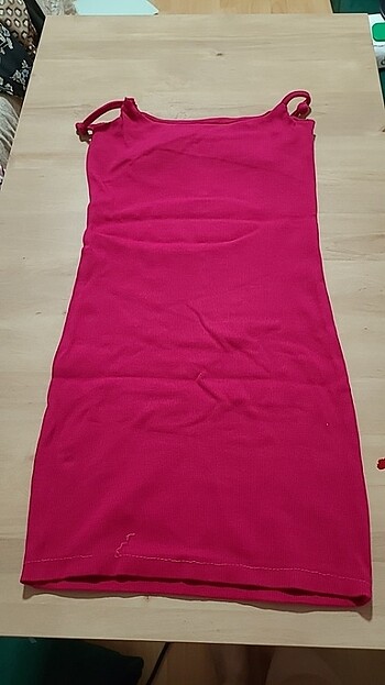 Pembe elbise