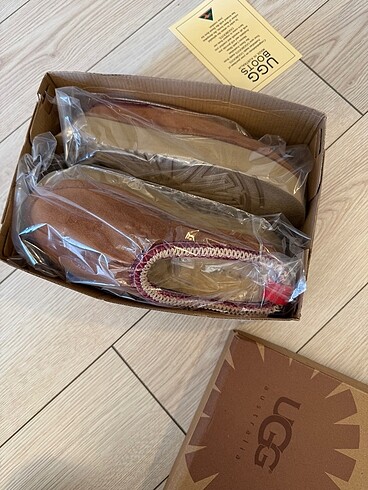 Ugg Ugg Tazz 40 numara