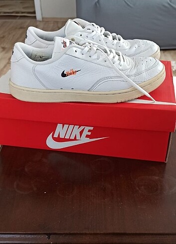 41 Beden beyaz Renk Nike court vintage 