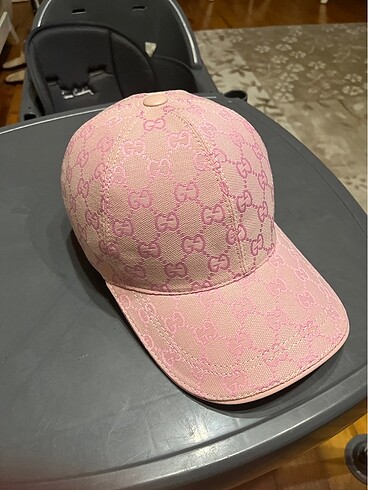 gucci pembe şapka