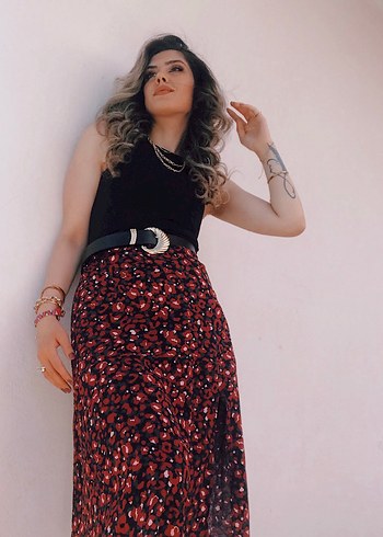 Diğer Kemerli Kırmızı Yılan Desenli Midi Etek