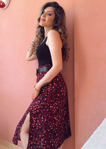 s Beden kırmızı Renk Kemerli Kırmızı Yılan Desenli Midi Etek