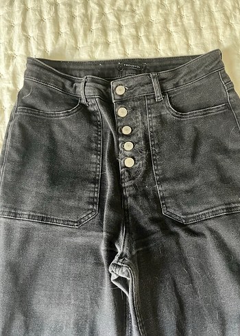 Gri Düğmeli Bol Kesim Kadın Kot Pantolon - Görsel 2