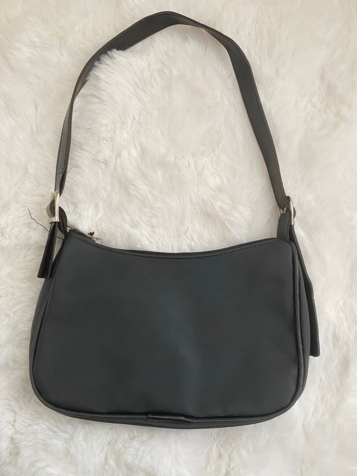Siyah Deri Tokalı Minimalist Kadın Çanta - Görsel 2