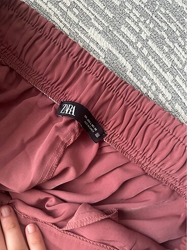 l Beden ZARA PANTOLON SIFIR GİBİ